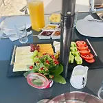Panorama Pearl Sea View דירה