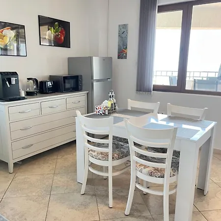 Panorama Pearl Sea View